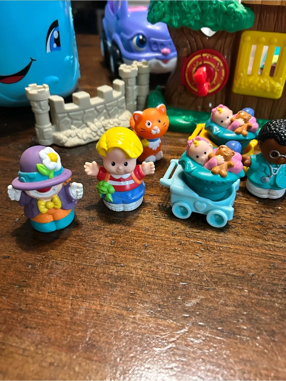 Fisher price little people large assorted vintage lot